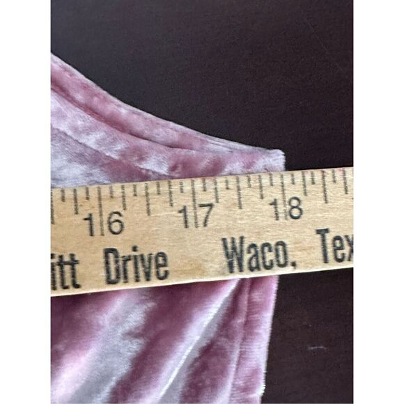 Torrid pink velveteen/velour sleeveless top size 00 (women's L - Picture 11 of 16